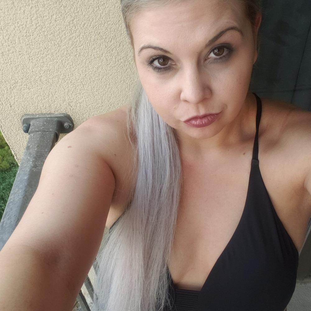 Meet your Posher, Holly